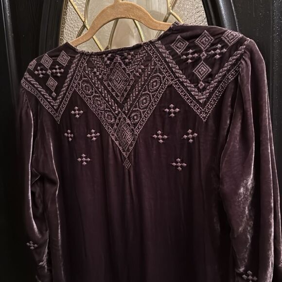 Johnny Was by JWTA Shoba Velvet
Coffee Bean Tunic - XS - NWT - Picture 12 of 15